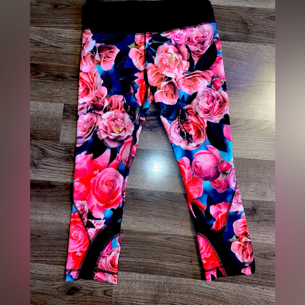Lulalemon leggings EUC size 4 —-